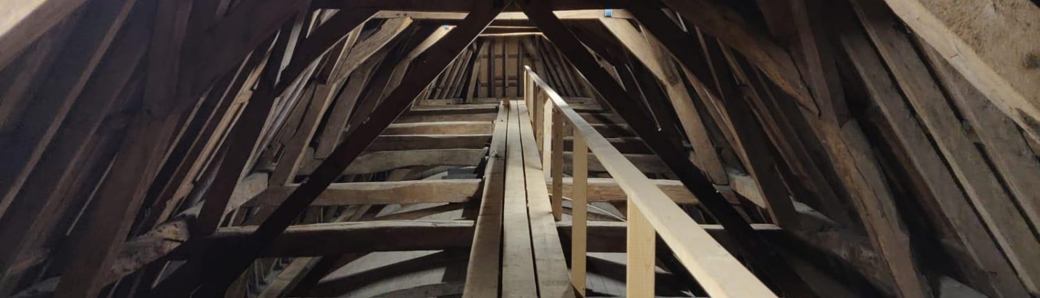 Houtworm-bestrijden-in-kerken